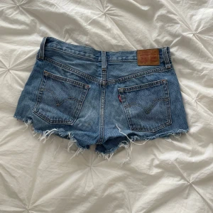 Levis shorts  - Så fina Levis shorts i super bra skick🥰