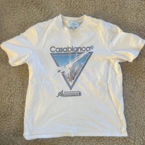 Casablanca T-shirt - Extremt fet Casablanca t-shirt i storlek M. Fint skick utan några hål eller liknande. Dessvärre inget kvitto med äkthet garanteras givetvis annars pengarna tillbaks.