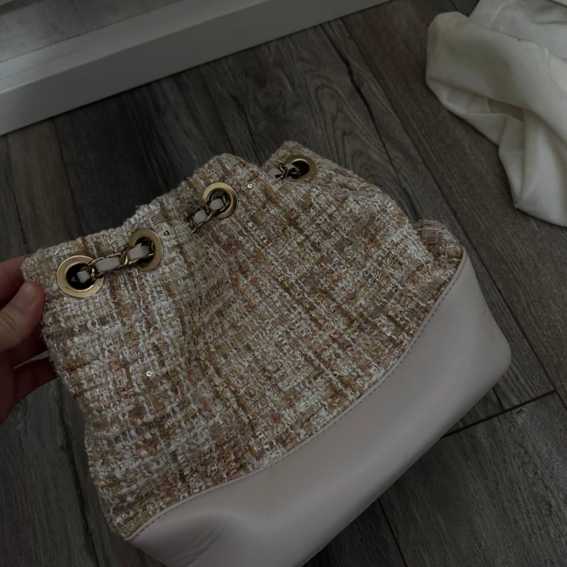 Beige och rosa axelväska med kedja - 2