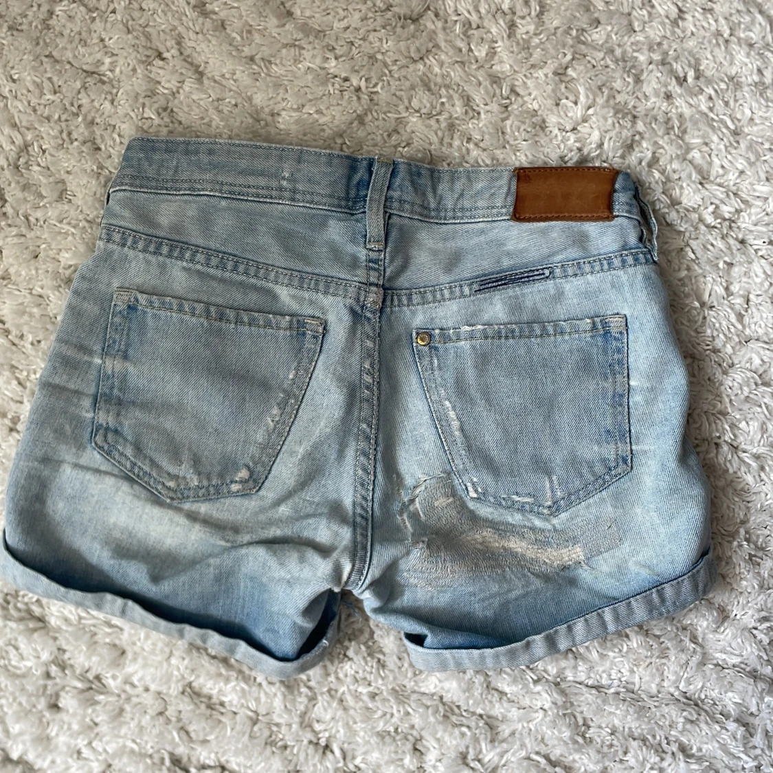 Ljusblå jeansshorts från &Denim - 1