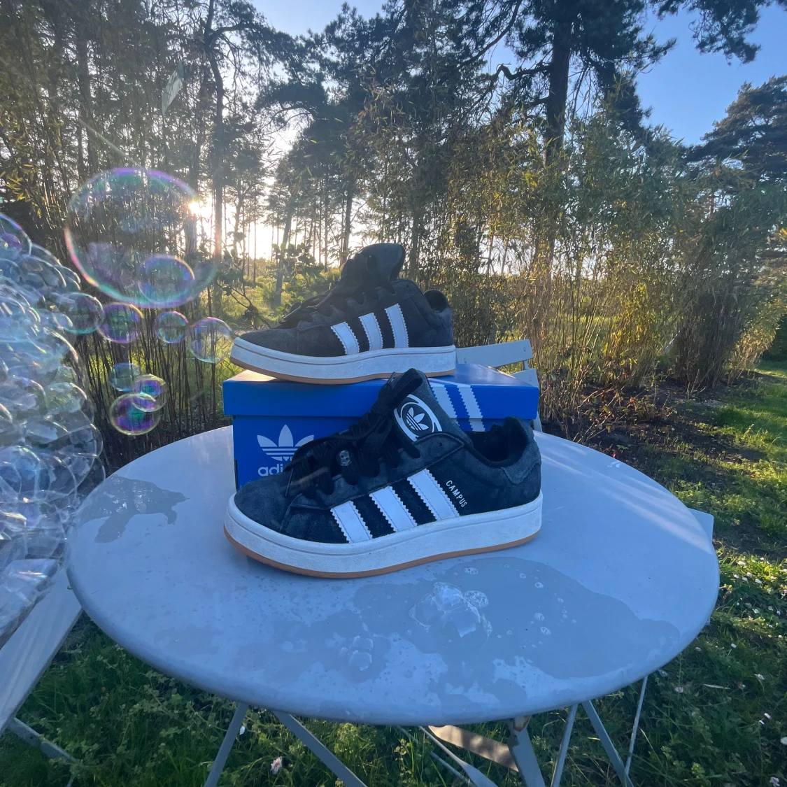 Svarta Adidas Campus sneakers - 1