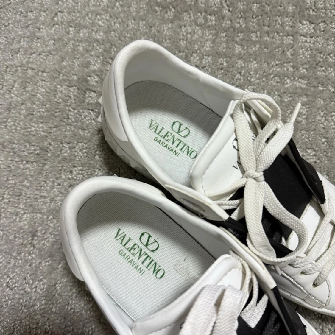 Valentino Garavani | as feta | ev byte - 2