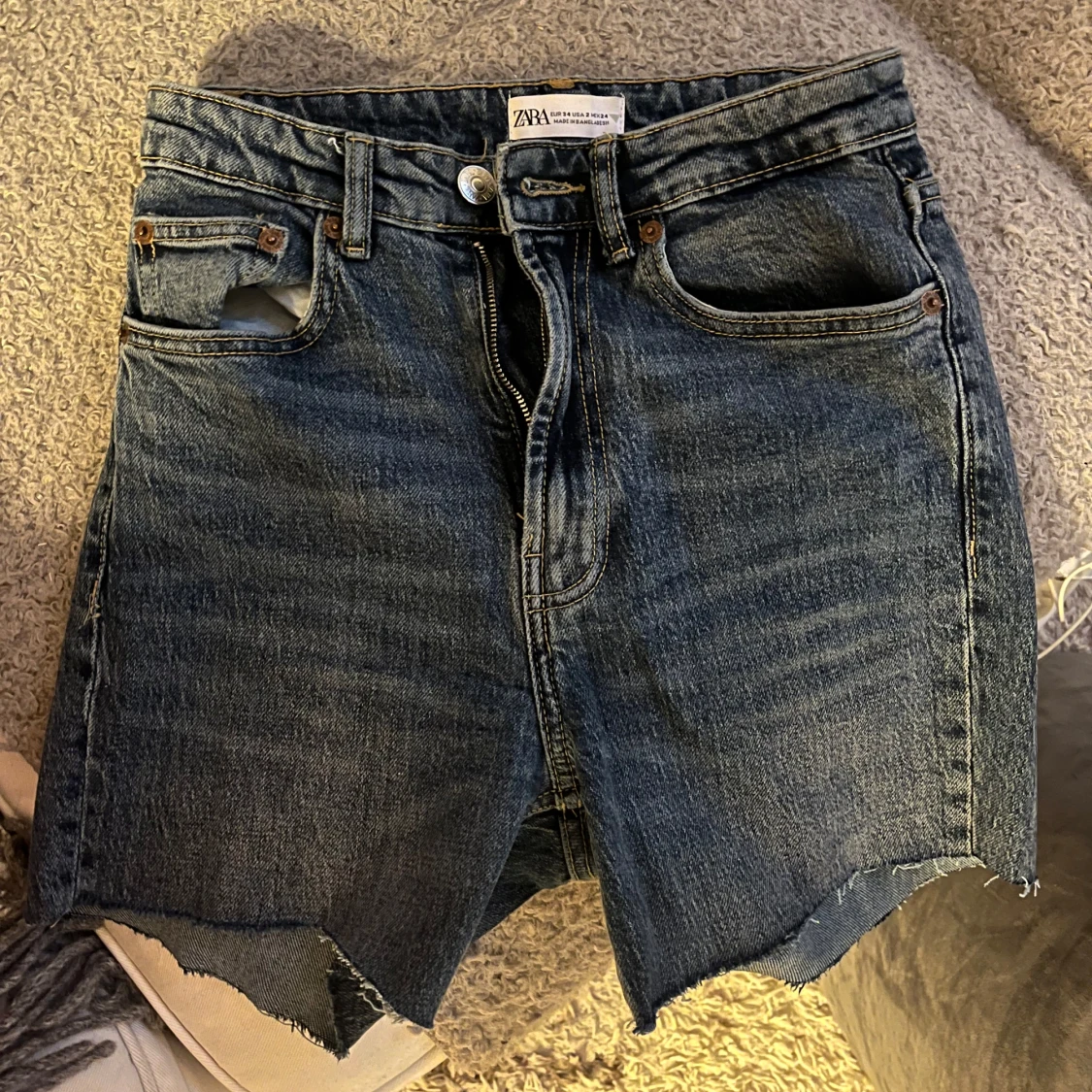 Mörkblå jeansshorts från Zara - 1