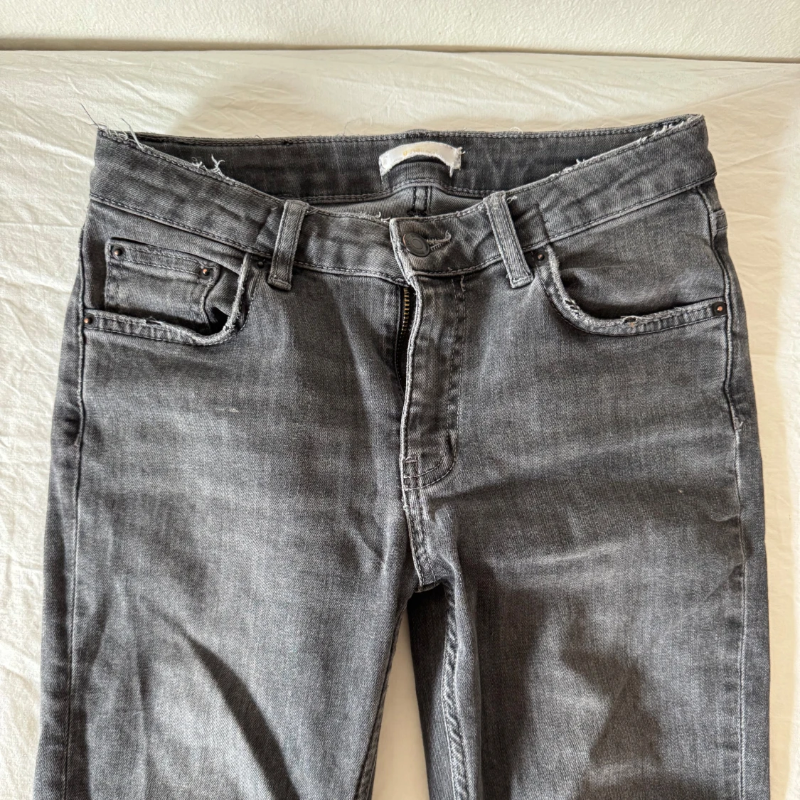 Mörkgrå lågmidjade bootcut jeans - 1