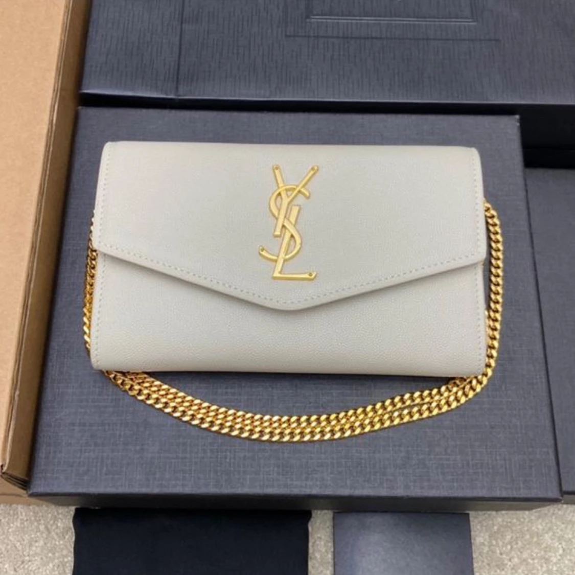 Svart och vit axelväska från Saint Laurent - 1