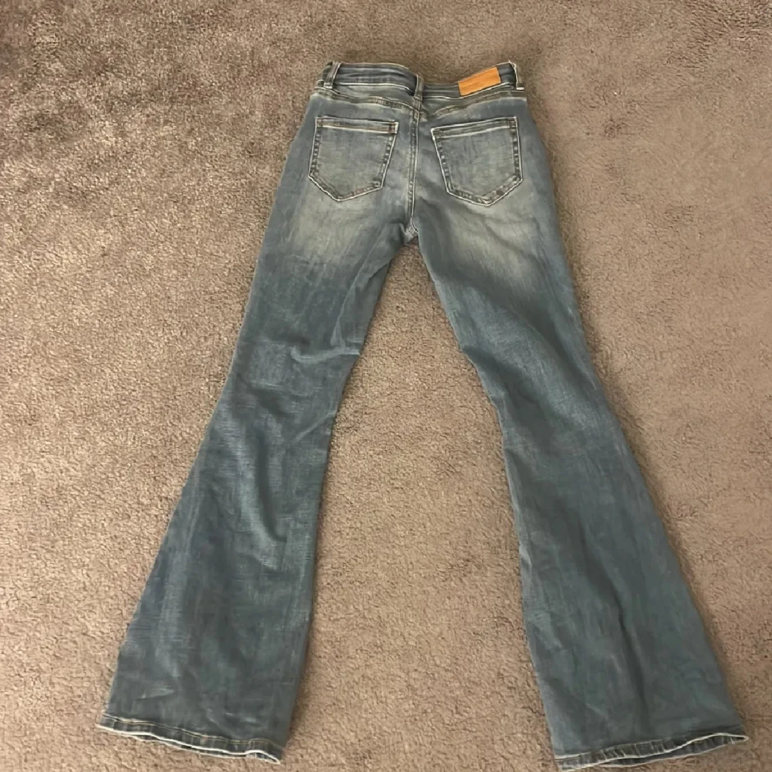 Blå bootcut jeans - 1