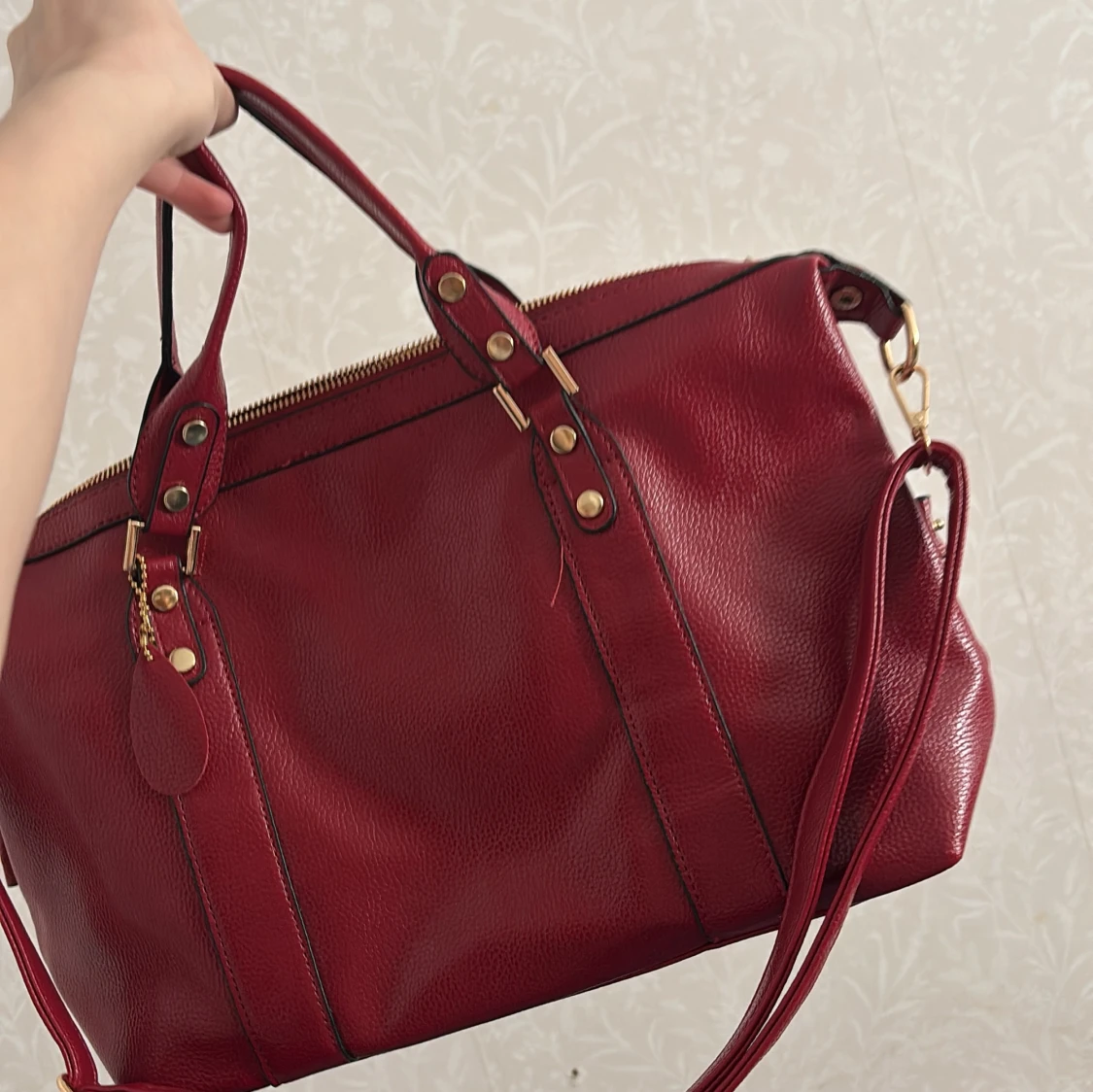 Röd axelväska i skinnimitation - 3