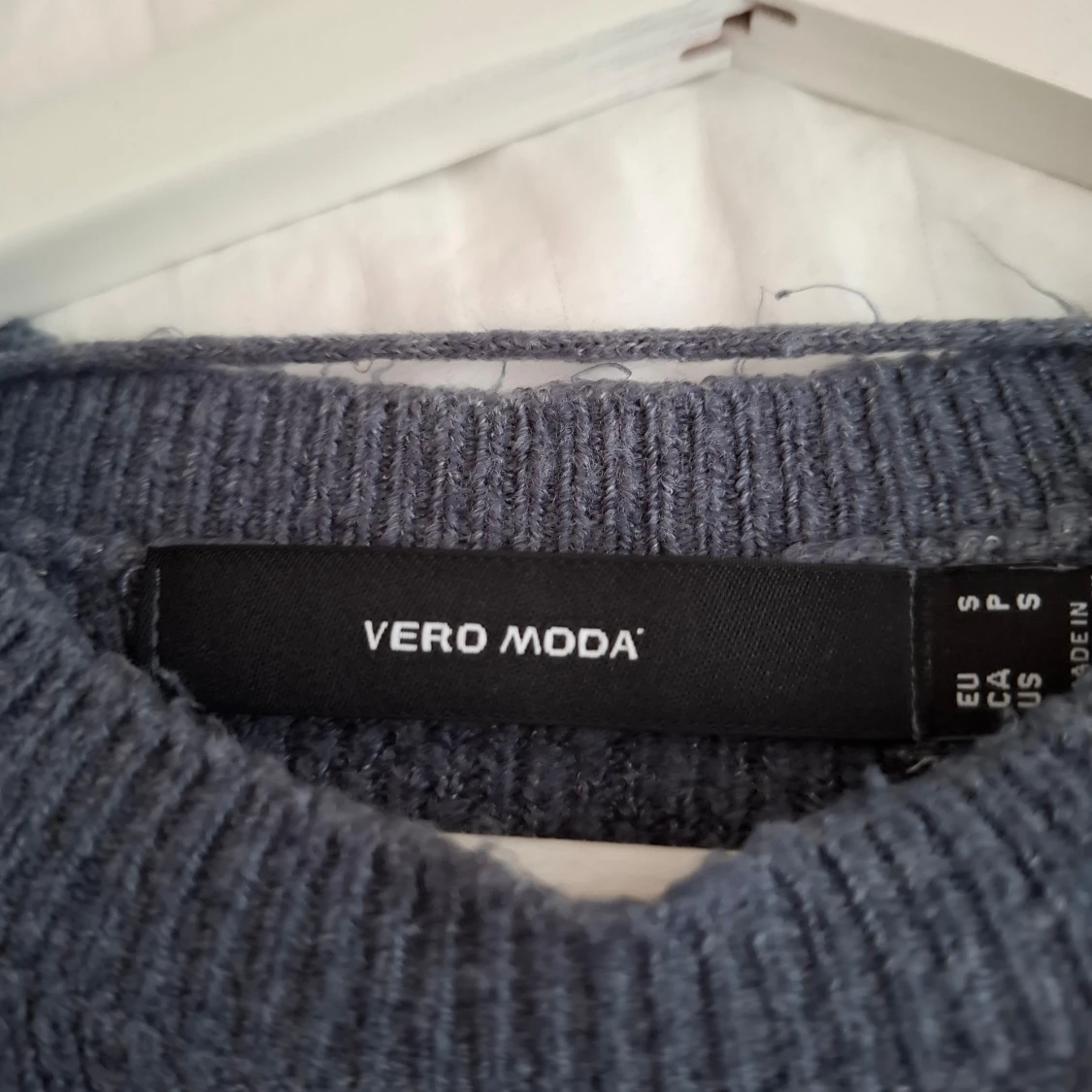 Grå stickad tröja från Vero Moda - 2