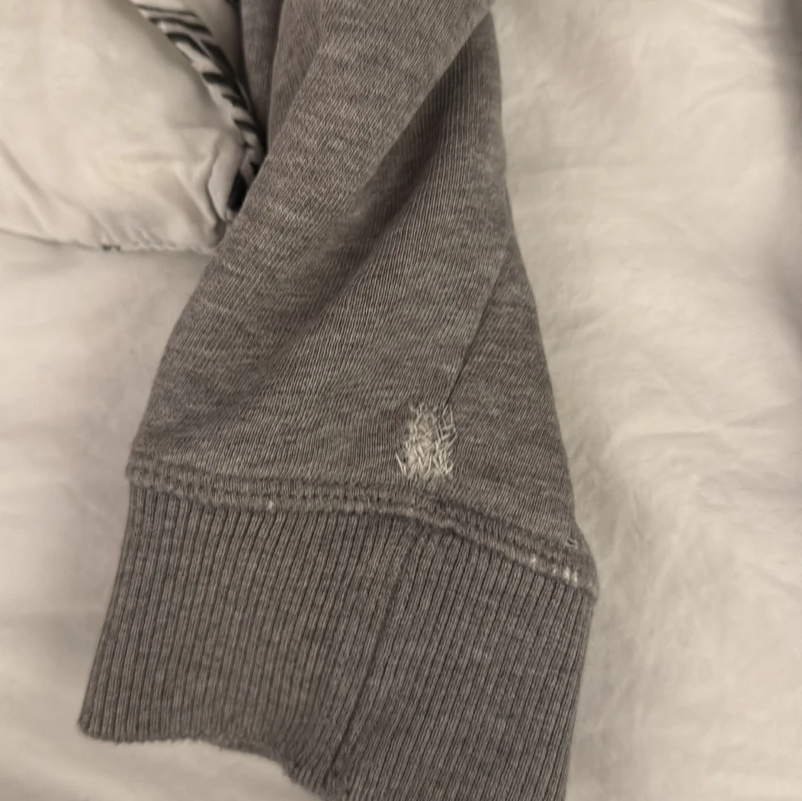 Grå sweatshirt med tigerbroderi från Kenzo - 3