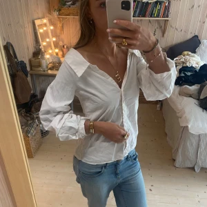 Skjorta / blus - SUPER snygg