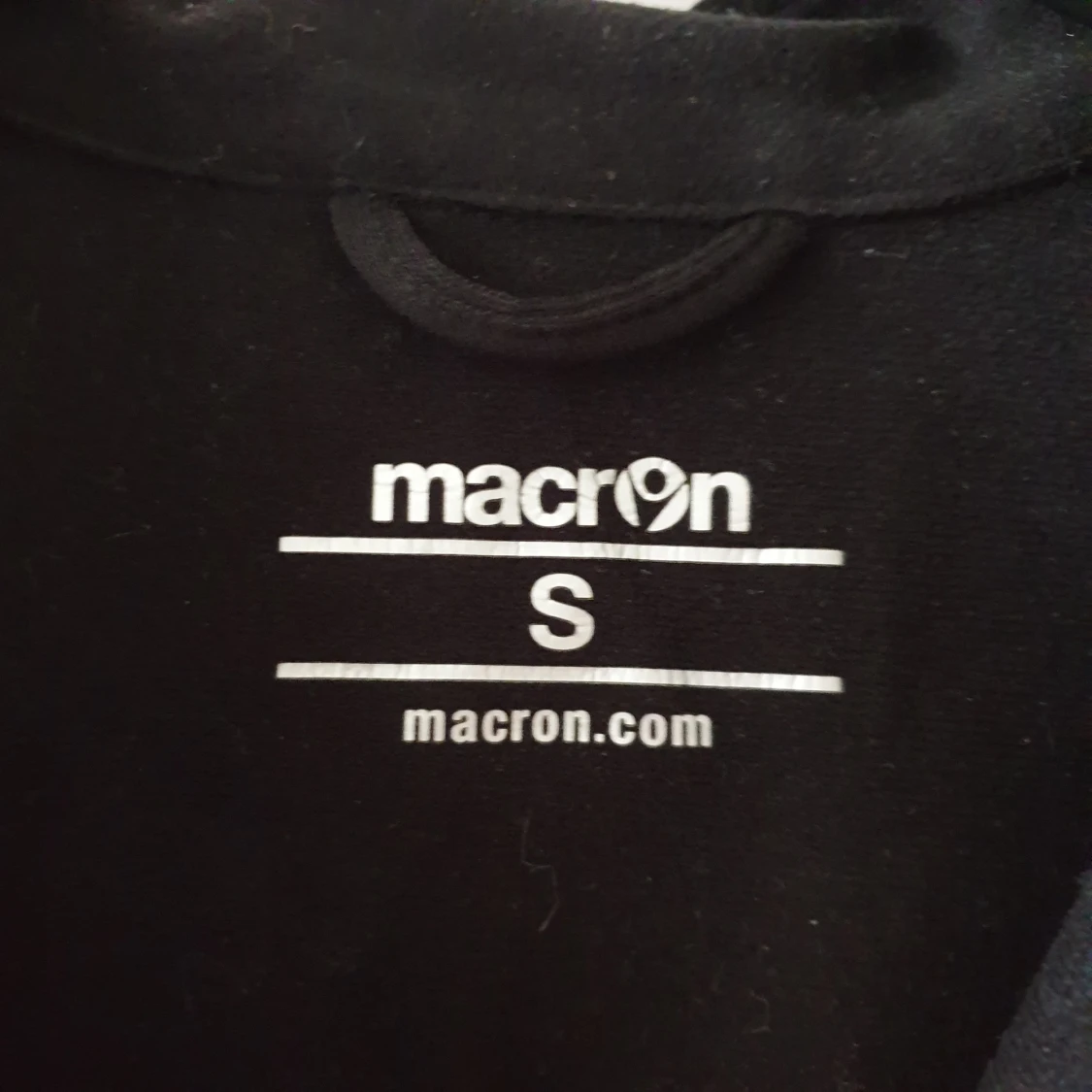 Svart och röd träningströja Macron S - 2