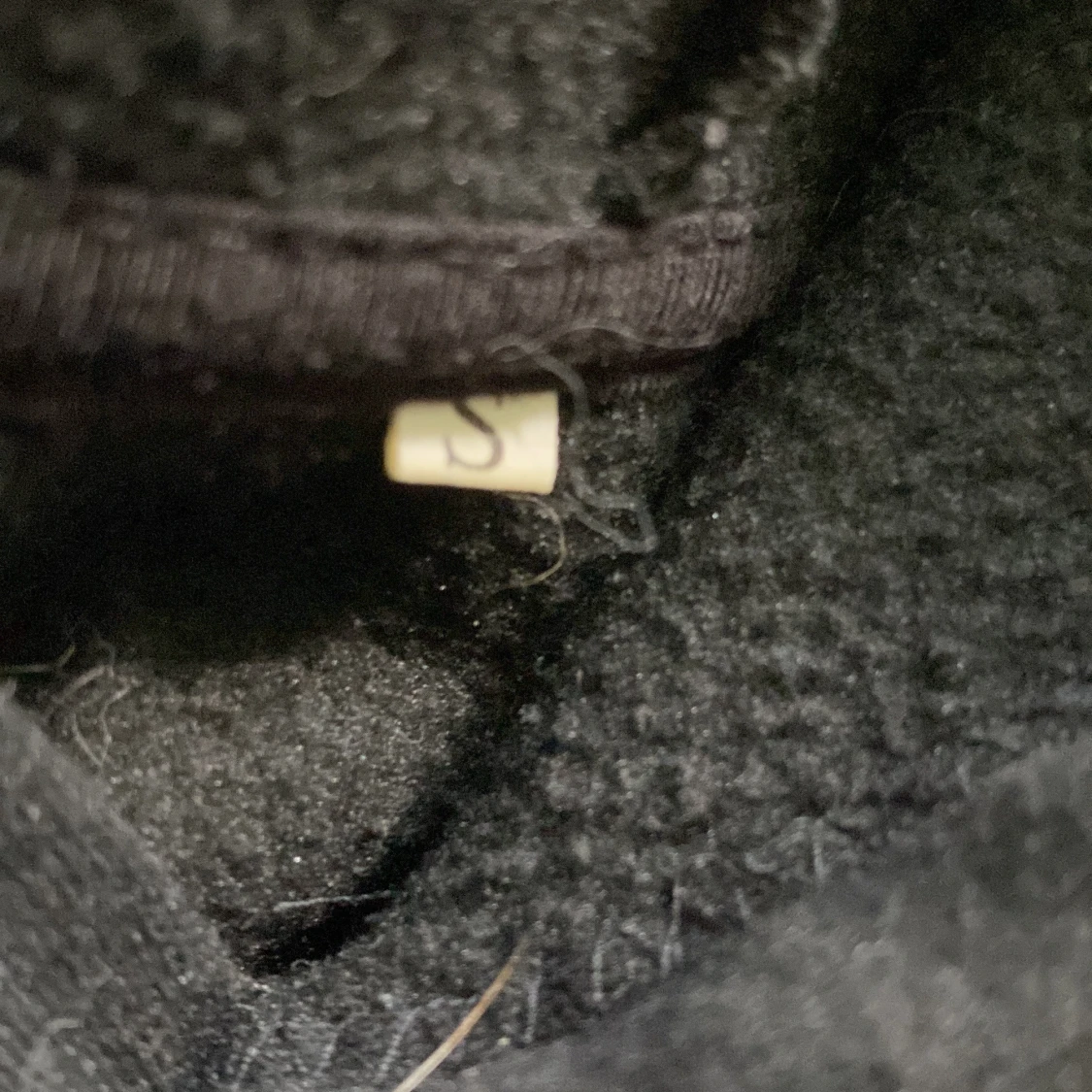 Svart hoodie med Smile-tryck - 2