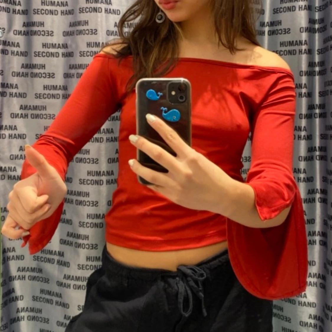 Röd offshoulder topp med vida ärmar