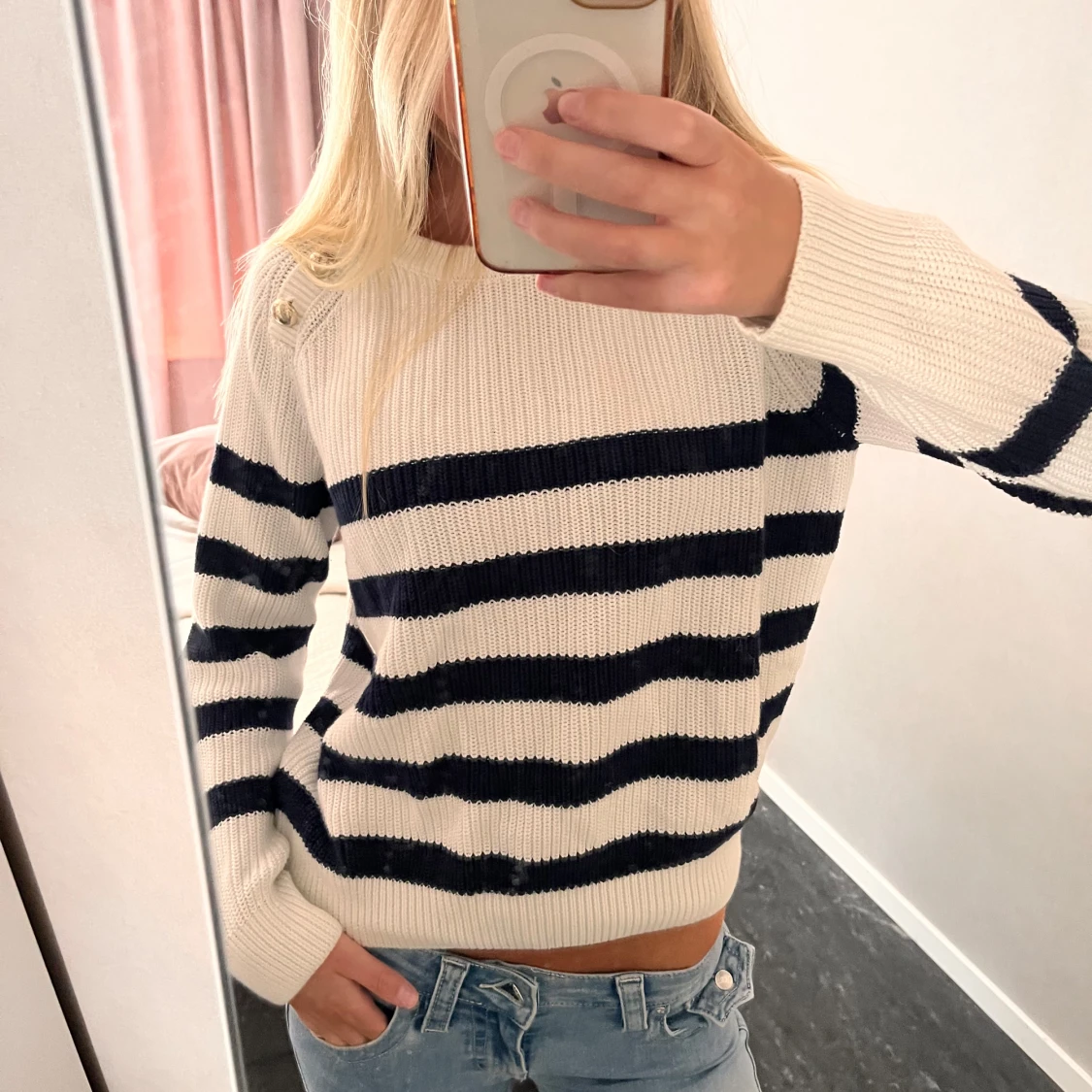 Randig stickad tröja - 1