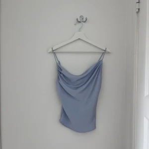 Ljusblå linne i XS från Gina Tricot  - Priset går att diskutera😁!!