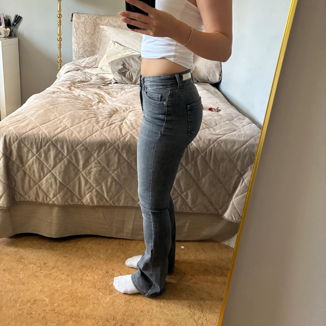 Grå bootcut jeans  - 1