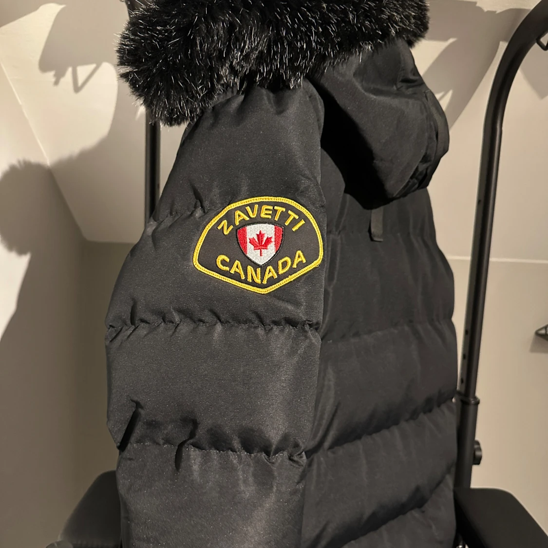 Svart pufferjacka Zavetti Canada - 2