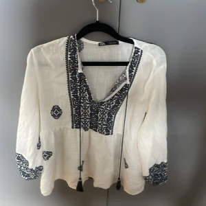 blus från zara  - Jättefin somrig blus 