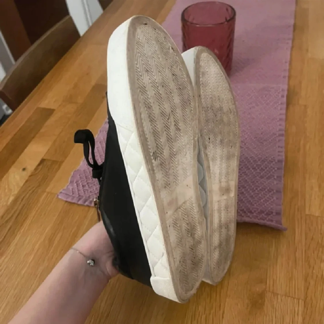 Svarta sneakers med dragkedja och snörning - 2