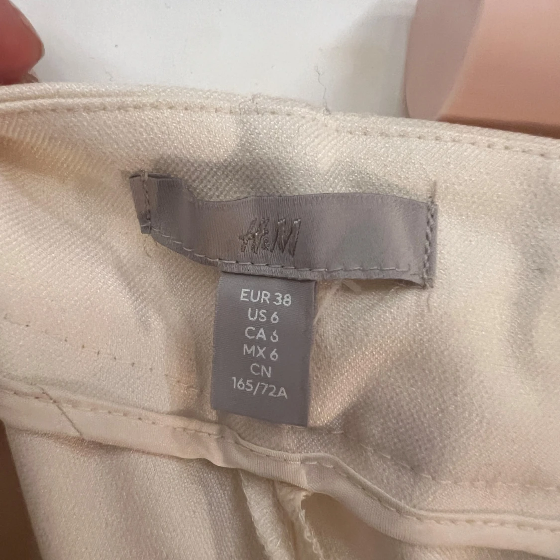 vita kostymbyxor  - 2