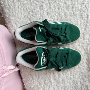 Adidas Campus - Säljer mina adidas campus för 700 men går att diskutera, perfekta för sommaren💕