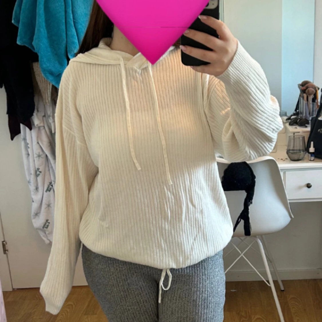 Vit ribbad hoodie - 2