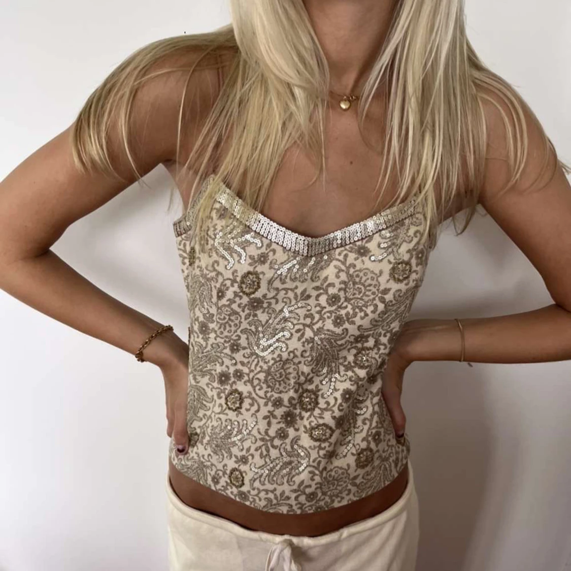 Beige mönstrad linnetopp med paljettdetaljer - 4