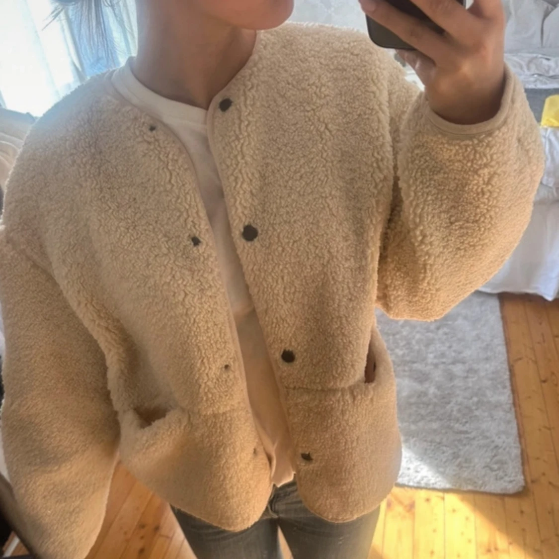 Beige teddyjacka från H&M - 1