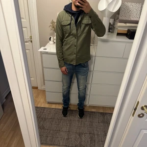 Blue Ridge overshirt - Säljer denna overshirt som är perfekt för en sommarkväll!   Storlek M