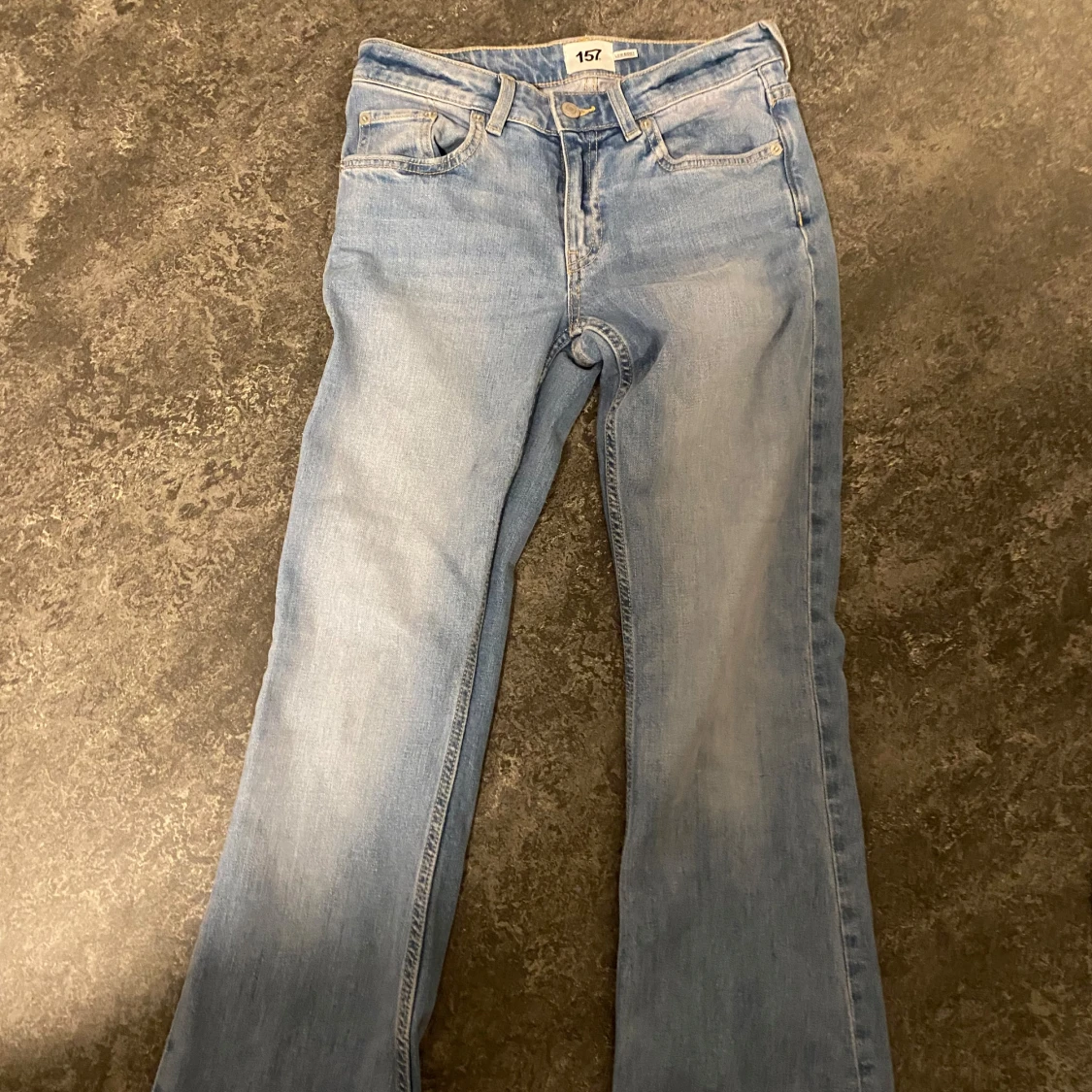 Ljusblå bootcut jeans i full längd - 3
