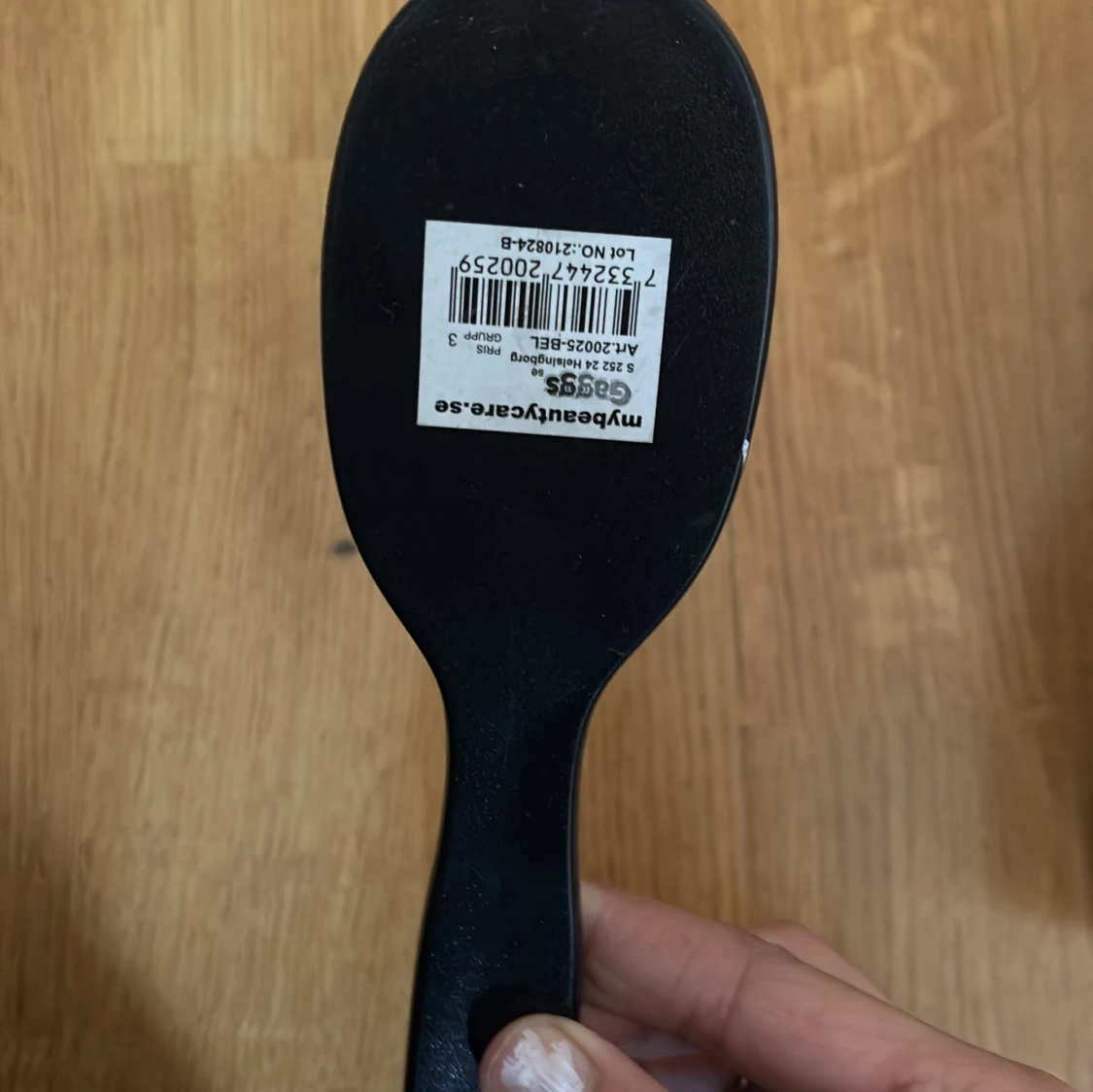 Svart hårborste från mybeautyvers.se - 1