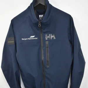 Helly hansen vindjacka - Skick 9/10, storlek S men passar också M. Endast 449.