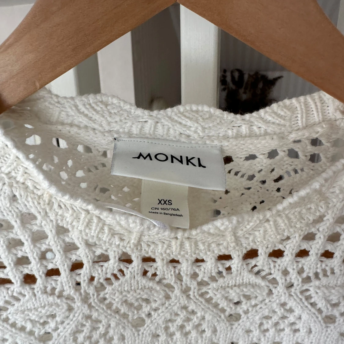 Vit virkad croppad tröja från Monki - 1