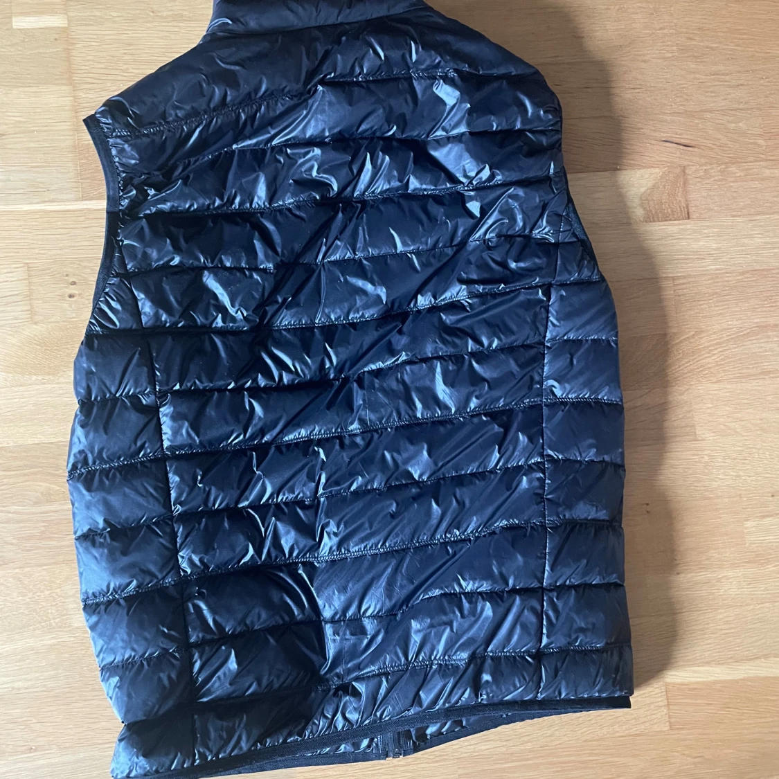 Svart dunväst från Emporio Armani EA7 - 1