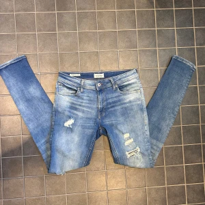 Jack and Jones jeans  - Säljer de här snygga jeansen från Jack and Jones i storlek W31 L34 i modellen Skinny fit/Liam