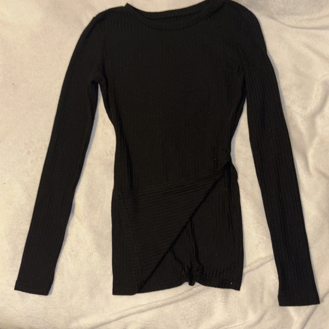 Svart ribbad långärmad topp - 1