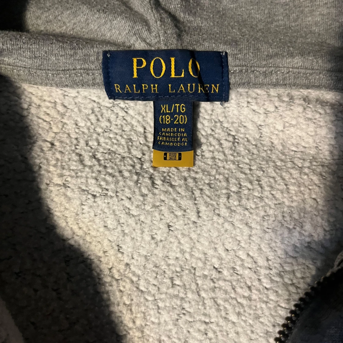 Grå hoodie från Polo Ralph Lauren - 2