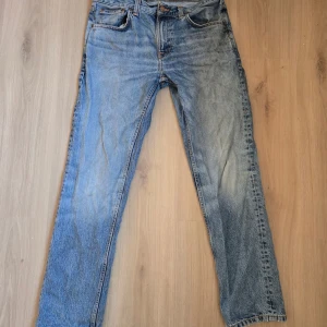 Nudie jeans gritty Jackson - Nudie jeans i gritty Jackson modell. Skitsnygga men använder ej.