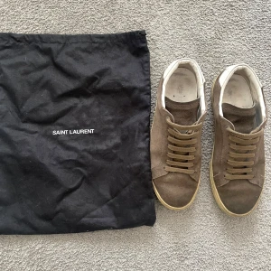  Saint Laurent skor - Dust bag ingår, bra skick 7/10 sparsamt använda 