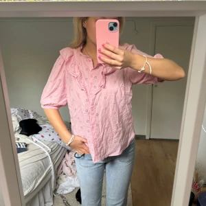 Spetsblus - Jättegullig rosa spetsblus☺️🩷