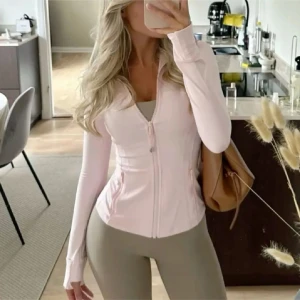 Define jacket lululemon  - Strawberry milkshake färgen🩷 Storlek 2