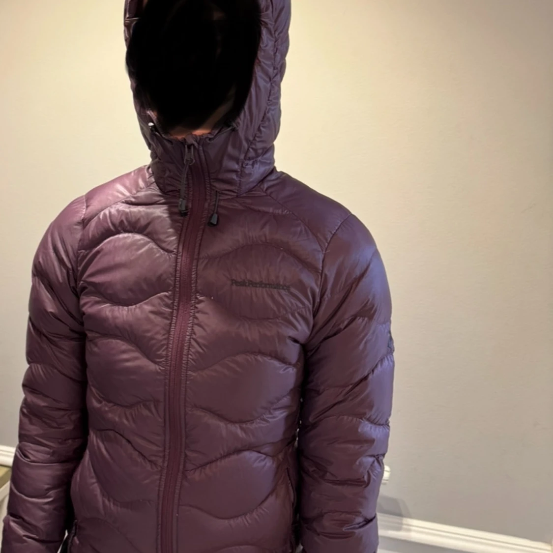 Mörklila Peakperformance jacka XS