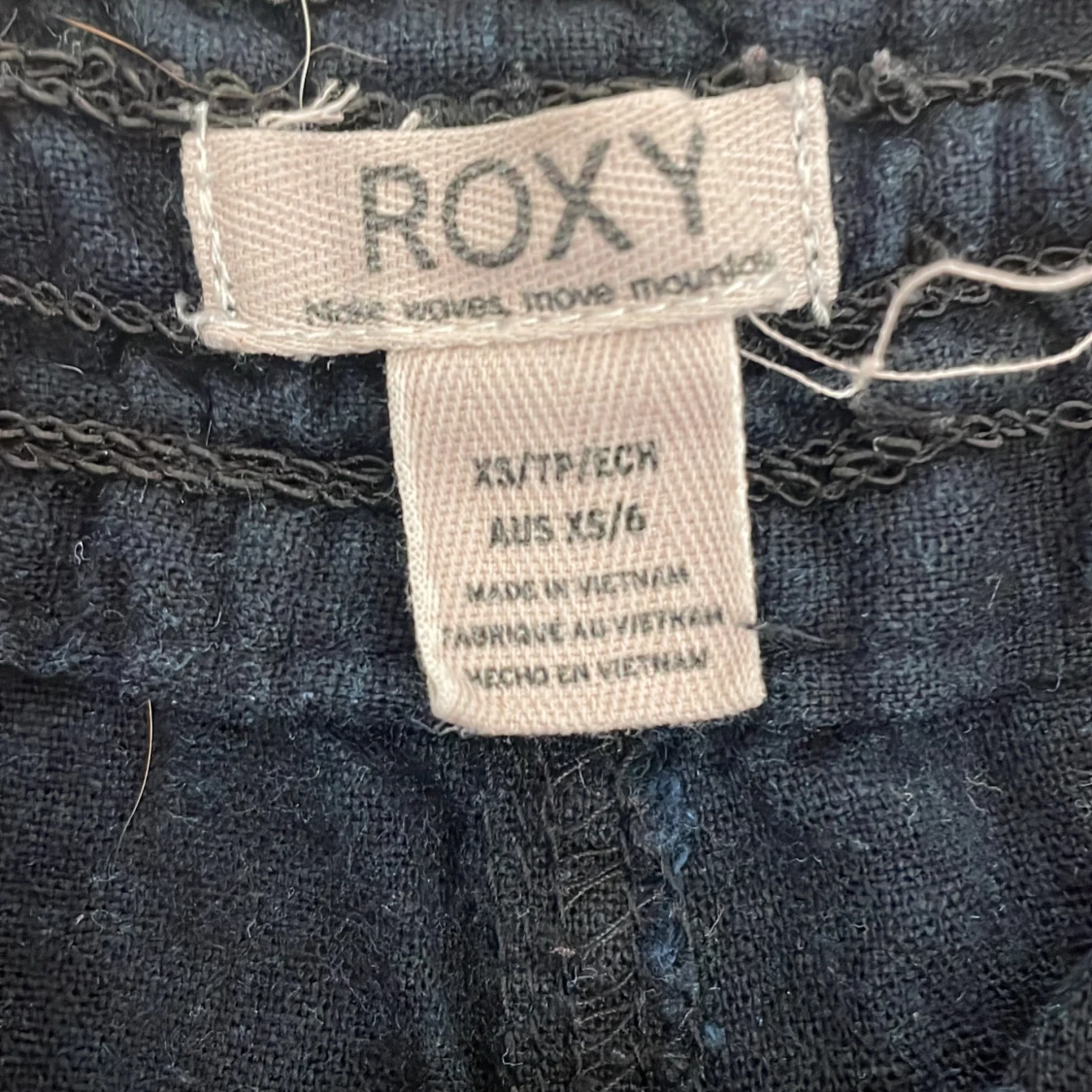 Svarta byxor med snörning från Roxy - 1