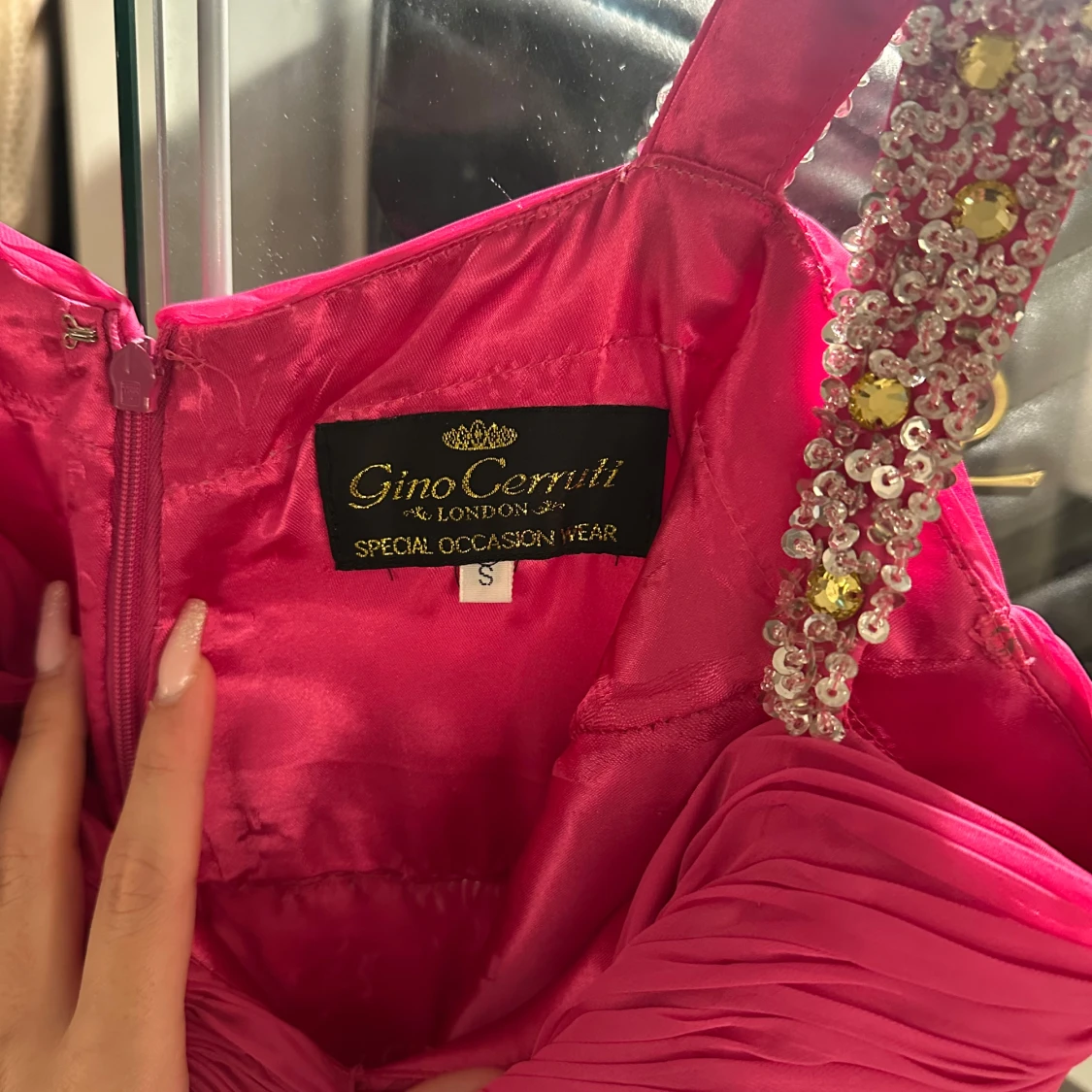 Rosa långklänning/bal med paljettdetaljer från Gino Cerruti - 3