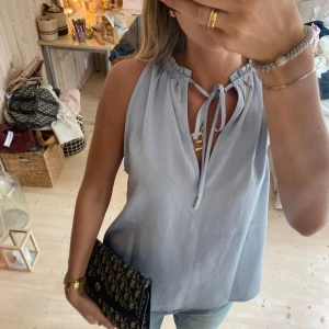 Blus - SUPERSNYGG BLUS!!