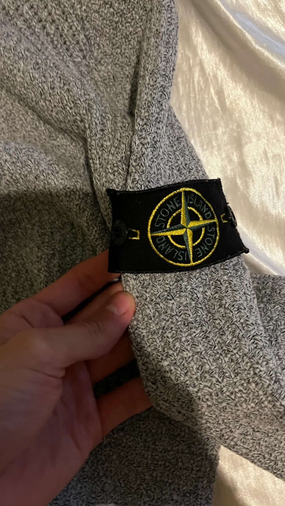 Stone island ÄKTA tröja, storlek M men passar även L. Upphämtning gbg eller Stenungsund/tjörn. Stickat.