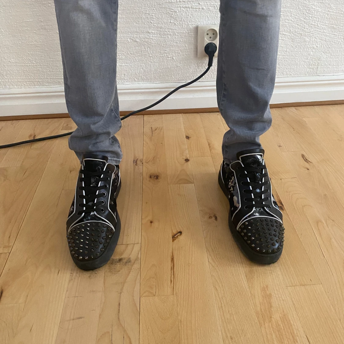  Christian Louboutin  - 92