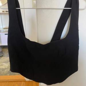 Nelly corset top strl 40  Aldrig använd  Nypris 199:- 