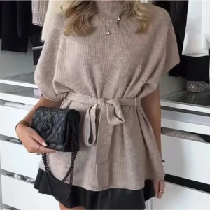 SÖKER - Söker denna tröjan i storlek S. Snälla skriv om du har 🥰