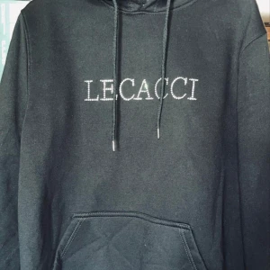 Lecacci Hoodie - En lecacci i storlek L som inte används! Bra skick.